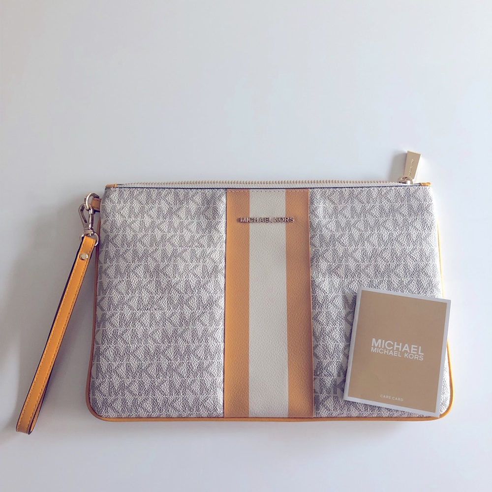 New Michael Kors Large Logo Wristlet
